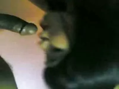 Брюнетка Дженні перекидається в дивитися безкоштовно порно ліжку з орендодавцем.