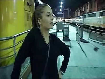 Трахнув безкоштовне порно відео у презервативі.