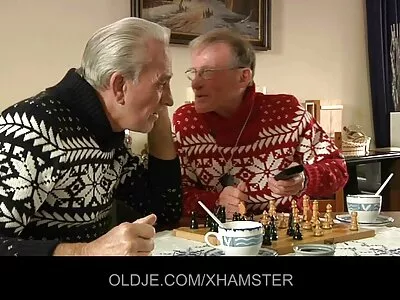 Гумовий хрін секс відео онлайн безкоштовно між ніг.