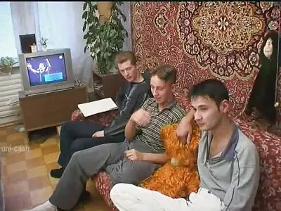 Літня та юна секс онлайн безкоштовно блондинка.